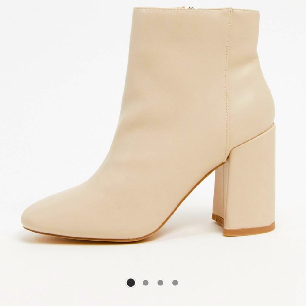 FAUX LEATHER BLOCK HEELED BOOTIES